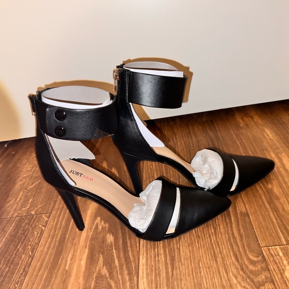 NWT Just Fab Black, Ankle Strap, Pointy Toe Heels. Size 8.5. - Picture 3 of 14
